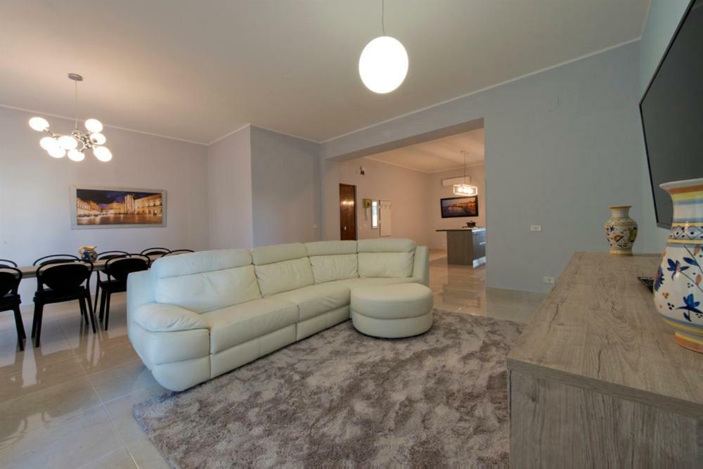 Casa Bella - 3 Baths - Walk To Ortigia Apartment Syracuse Exterior photo