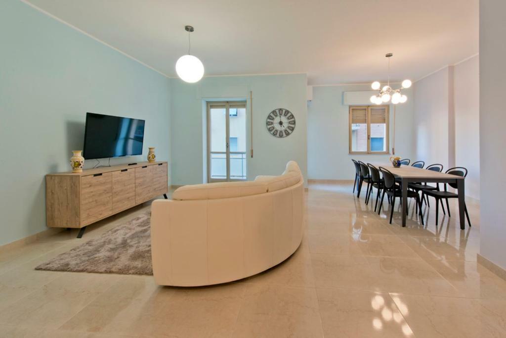 Casa Bella - 3 Baths - Walk To Ortigia Apartment Syracuse Exterior photo